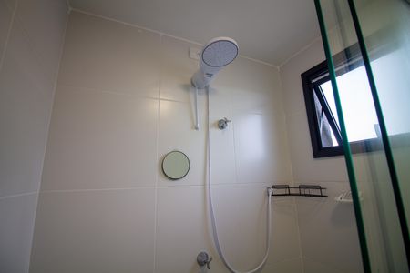 Banheiro de kitnet/studio para alugar com 1 quarto, 26m² em Santo Amaro, São Paulo