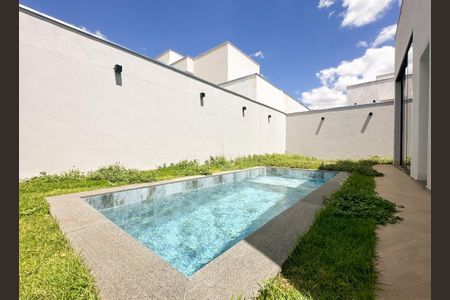 Piscina de casa de condomínio para alugar com 3 quartos, 217m² em Gávea, Uberlândia
