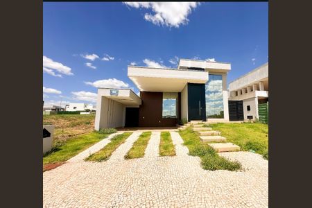 Casa de condomínio para alugar com 217m², 3 quartos e 3 vagasFachada