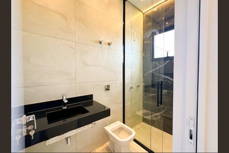 Banheiro Social de casa de condomínio para alugar com 3 quartos, 217m² em Gávea, Uberlândia