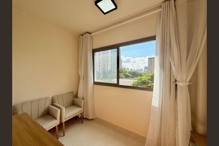 Sala de kitnet/studio para alugar com 1 quarto, 27m² em Chácara Santo Antônio (zona Sul), São Paulo