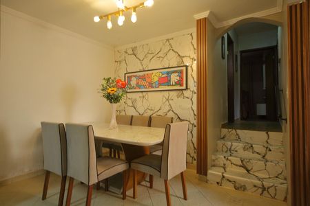 Casa para alugar com 249m², 4 quartos e 5 vagasSala de jantar 