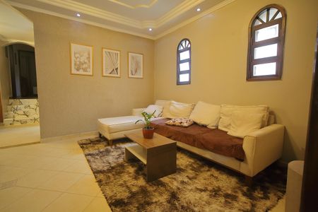 Casa para alugar com 249m², 4 quartos e 5 vagasSala de TV 