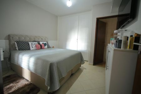 Casa para alugar com 249m², 4 quartos e 5 vagasSuíte 