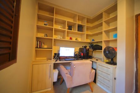 Casa para alugar com 249m², 4 quartos e 5 vagasQuarto 3 