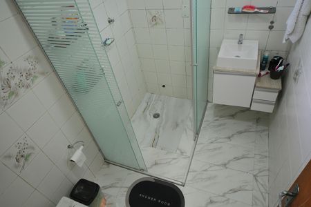 Casa para alugar com 249m², 4 quartos e 5 vagasBanheiro Social 