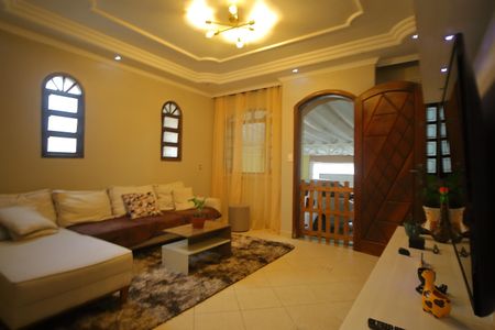Casa para alugar com 249m², 4 quartos e 5 vagasSala de TV 