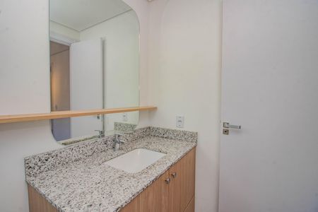 Banheiro da Suíte 1 de apartamento para alugar com 2 quartos, 69m² em Moinhos de Vento, Porto Alegre
