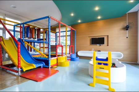 Apartamento para alugar com 138m², 3 quartos e 2 vagas Apartamento para alugar com 138m², 3 quartos e 2 vagasÁrea comum - Playground
