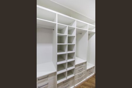 Apartamento para alugar com 78m², 2 quartos e 2 vagas Apartamento para alugar com 78m², 2 quartos e 2 vagasCloset da suíte