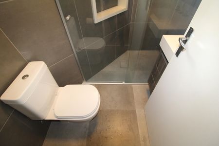 Apartamento à venda com 67m², 2 quartos e 2 vagasQuarto 1 - Banheiro