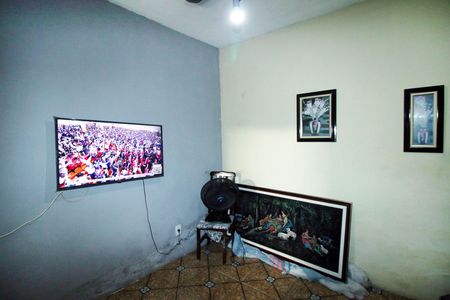 Sala de casa para alugar com 2 quartos, 82m² em Inhaúma, Rio de Janeiro