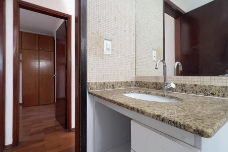 Apartamento para alugar com 64m², 2 quartos e 1 vaga Apartamento para alugar com 64m², 2 quartos e 1 vagaBanheiro