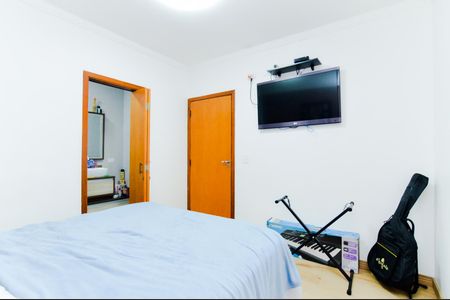 Casa de condomínio à venda com 111m², 3 quartos e 2 vagasQuarto 2 - Suíte