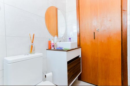 Casa de condomínio à venda com 111m², 3 quartos e 2 vagasBanheiro Social