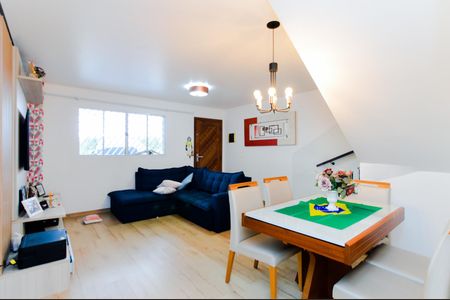 Casa de condomínio à venda com 111m², 3 quartos e 2 vagasSala