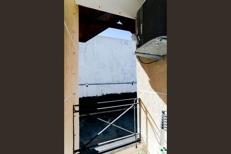 Casa de condomínio à venda com 111m², 3 quartos e 2 vagasQuarto 2 - Varanda