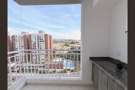 Apartamento à venda com 69m², 2 quartos e 1 vagaSacada da Sala