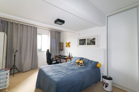 Apartamento à venda com 136m², 4 quartos e 2 vagasQuarto 2