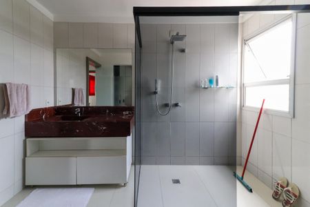 Apartamento à venda com 136m², 4 quartos e 2 vagasBanheiro da Suíte