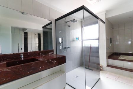 Apartamento à venda com 136m², 4 quartos e 2 vagasBanheiro da Suíte