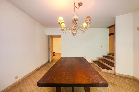 Casa à venda com 3 quartos, 556m² em Jardim Viana, São Paulo