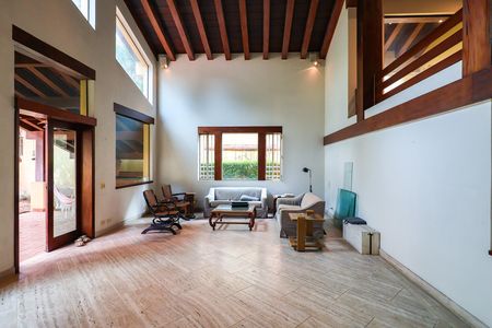 Casa à venda com 3 quartos, 556m² em Jardim Viana, São Paulo
