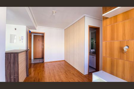 Sala de apartamento para alugar com 2 quartos, 48m² em Todos Os Santos, Rio de Janeiro
