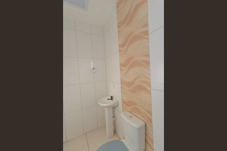 Casa de condomínio para alugar com 48m², 2 quartos e 1 vaga Casa de condomínio para alugar com 48m², 2 quartos e 1 vagaBanheiro