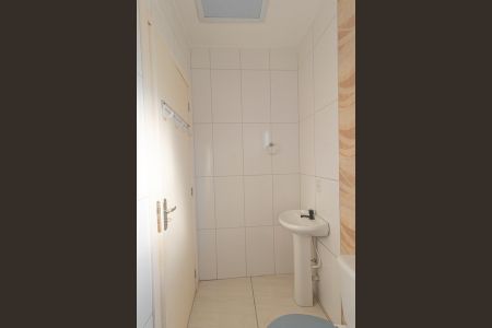 Casa de condomínio para alugar com 48m², 2 quartos e 1 vaga Casa de condomínio para alugar com 48m², 2 quartos e 1 vagaBanheiro