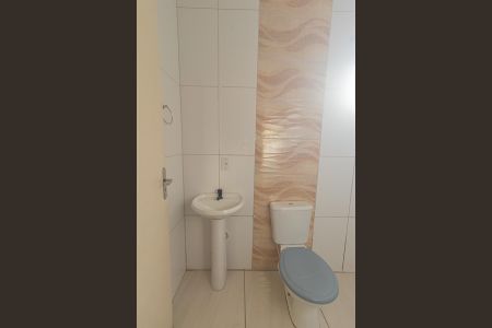 Casa de condomínio para alugar com 48m², 2 quartos e 1 vaga Casa de condomínio para alugar com 48m², 2 quartos e 1 vagaBanheiro