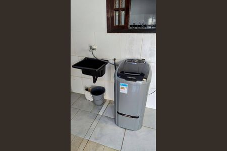 Banheiro de casa de condomínio para alugar com 2 quartos, 128m² em Inoã, Maricá