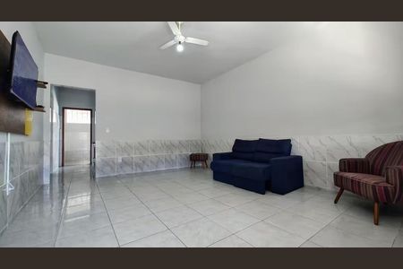 Sala de casa de condomínio para alugar com 2 quartos, 128m² em Inoã, Maricá