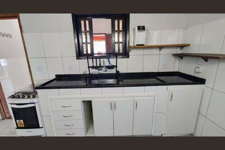 Cozinha de casa de condomínio para alugar com 2 quartos, 128m² em Inoã, Maricá