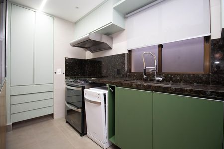 Apartamento à venda com 76m², 2 quartos e 2 vagas Apartamento à venda com 76m², 2 quartos e 2 vagasCozinha e Área de Serviço