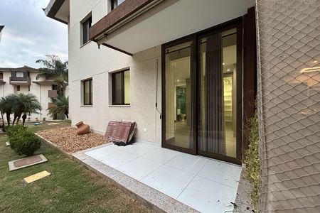Apartamento à venda com 76m², 2 quartos e 2 vagas Apartamento à venda com 76m², 2 quartos e 2 vagasVaranda