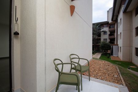 Apartamento à venda com 76m², 2 quartos e 2 vagas Apartamento à venda com 76m², 2 quartos e 2 vagasVaranda