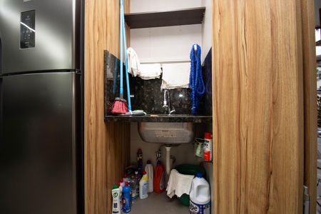 Apartamento à venda com 76m², 2 quartos e 2 vagas Apartamento à venda com 76m², 2 quartos e 2 vagasCozinha e Área de Serviço