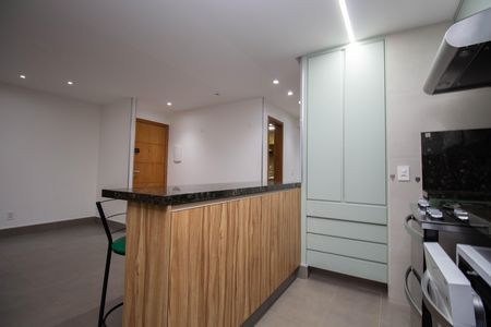 Apartamento à venda com 76m², 2 quartos e 2 vagas Apartamento à venda com 76m², 2 quartos e 2 vagasCozinha e Área de Serviço