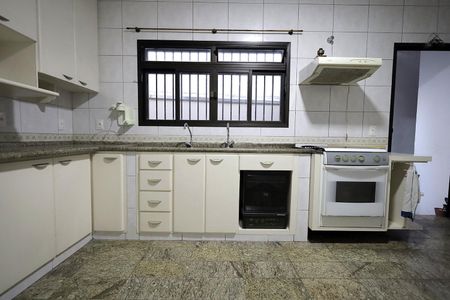 Casa para alugar com 150m², 2 quartos e 2 vagasCozinha