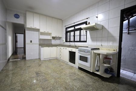 Casa para alugar com 150m², 2 quartos e 2 vagasCozinha