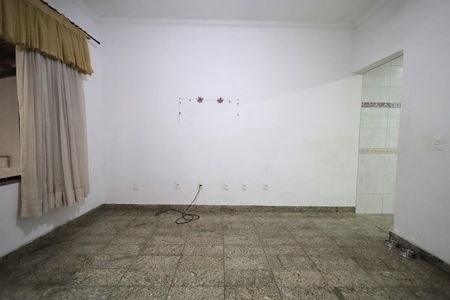 Casa para alugar com 150m², 2 quartos e 2 vagasSala