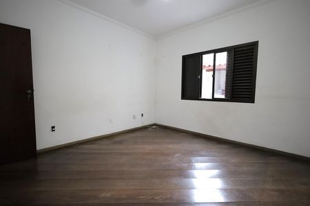 Casa para alugar com 150m², 2 quartos e 2 vagasQuarto 2