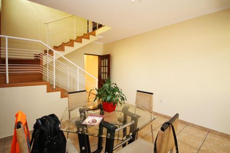 Casa para alugar com 157m², 3 quartos e 2 vagas Casa para alugar com 157m², 3 quartos e 2 vagasSala de Jantar