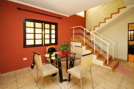 Casa para alugar com 157m², 3 quartos e 2 vagas Casa para alugar com 157m², 3 quartos e 2 vagasSala de Jantar