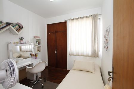 Apartamento à venda com 90m², 3 quartos e 2 vagasQuarto 2