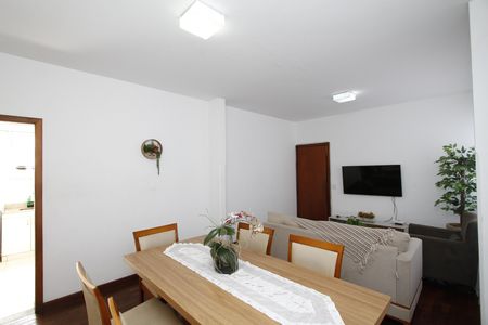 Apartamento à venda com 90m², 3 quartos e 2 vagasSala