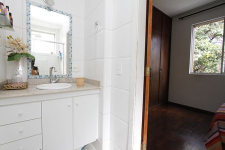 Apartamento à venda com 90m², 3 quartos e 2 vagasBanheiro da Suíte