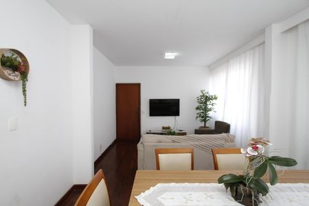 Apartamento à venda com 90m², 3 quartos e 2 vagasSala