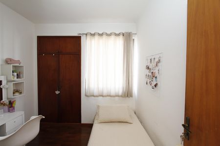 Apartamento à venda com 90m², 3 quartos e 2 vagasQuarto 2